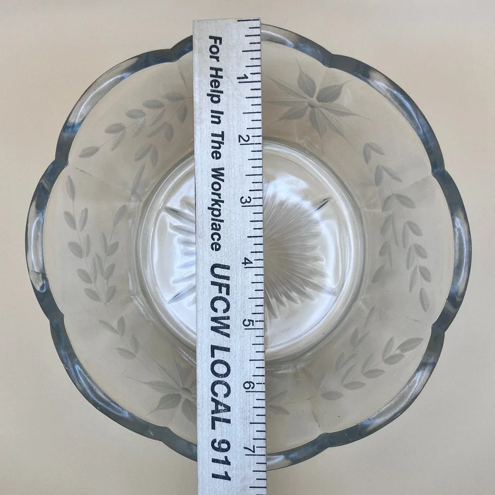 Vtg A.H Heisey Etched Clear‎ Glass Floral Starburst Scalloped Serving Bowl 7.25